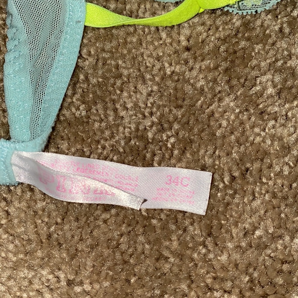 VS Bra - Picture 4 of 4